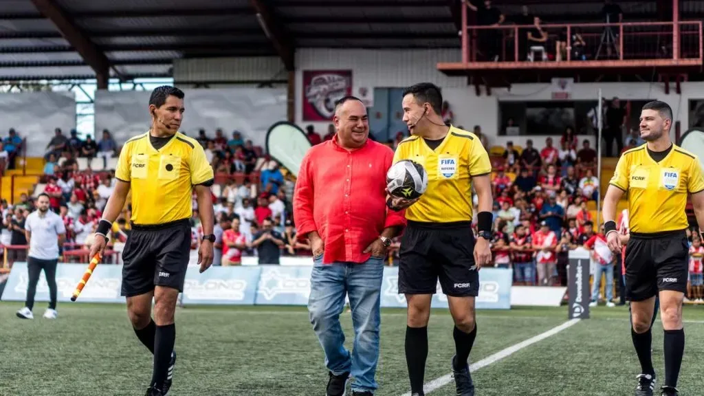 El presidente de Santos explotó contra la Federeción.