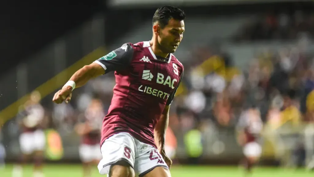 Debido al bajo nivel de Nicolás Delgadillo y Gino Vivi, Deyver Vega era una buen alternativa para Wanchope. (Foto: Saprissa)