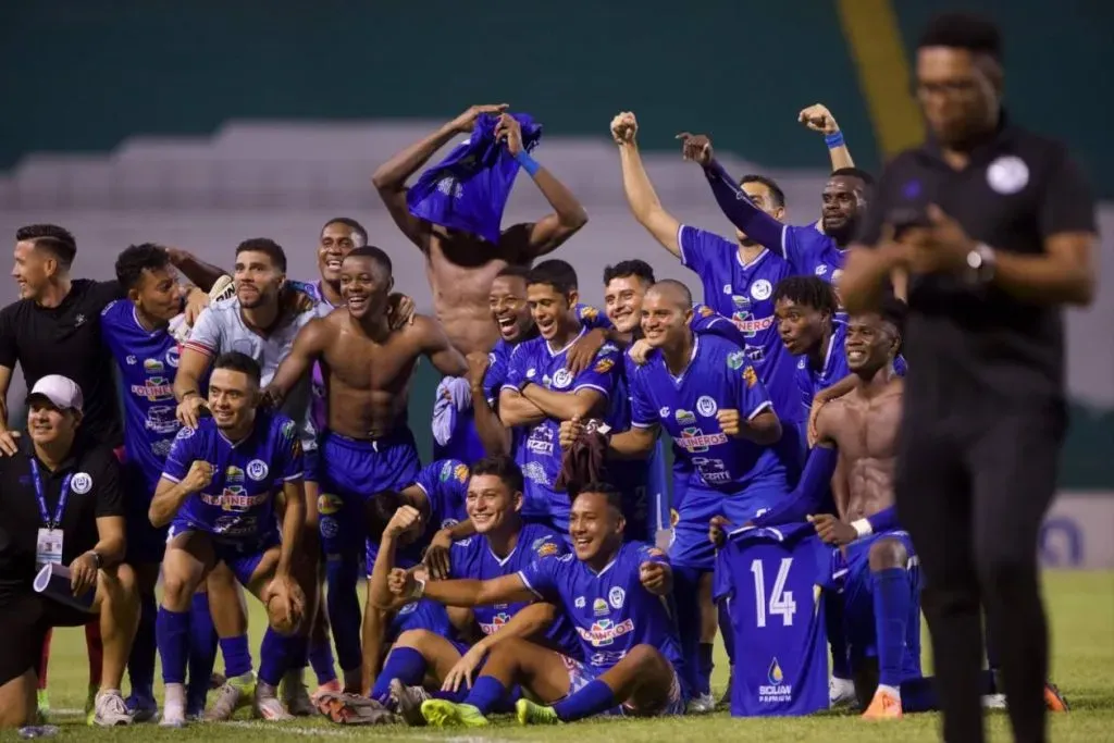 Victoria eliminó a Marathón en semifinales.