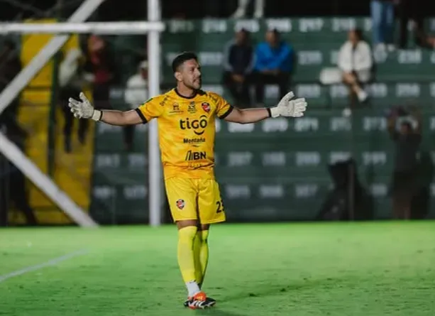 Leo Moreira volvió a brillar en Puntarenas (Puntarenas FC).