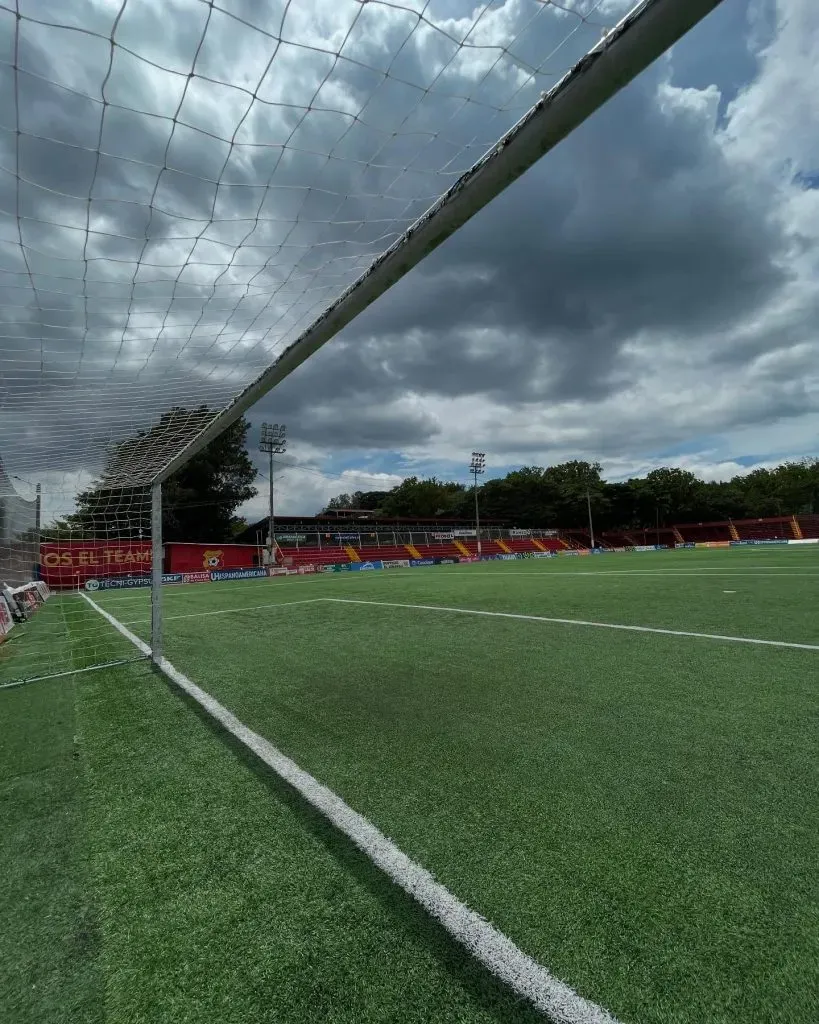 Funcionarios del Ministerio de Salud se presentaron en Santa Bárbara (CS Herediano).