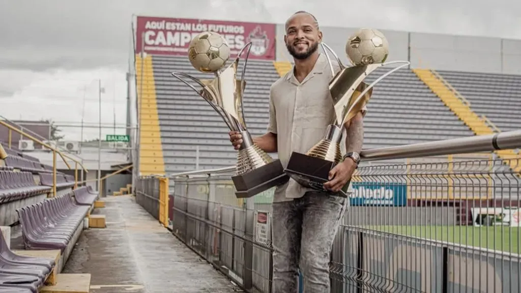 Pablo Arboine podría volver a Saprissa.