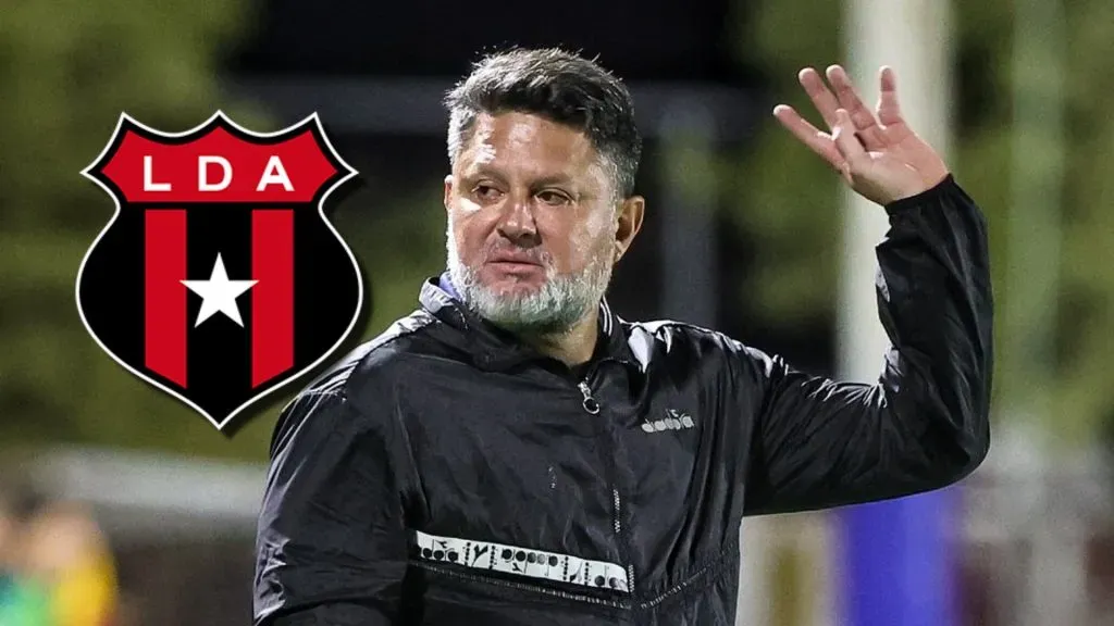 Alajuelense acusa a Jafet Soto de sacar ventaja.