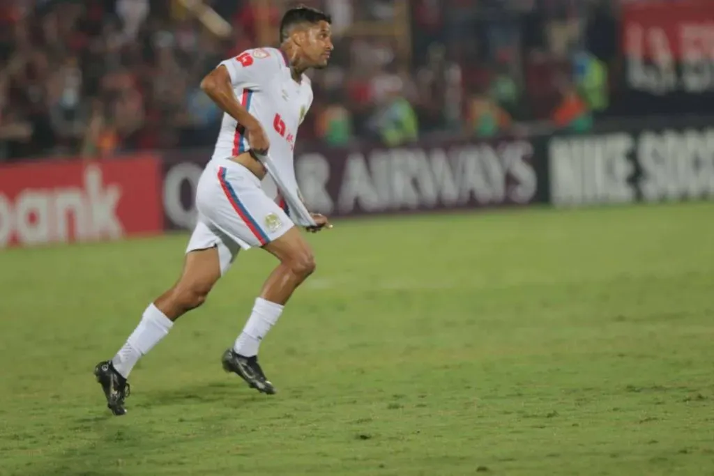 Gabriel Araujo inmortalizó su nombre en la historia de Olimpia con el gol a Alajuelense en 2022.