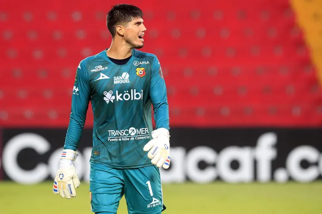 Aarón Cruz pasó siete meses alejado de las canchas por una complicada lesión.