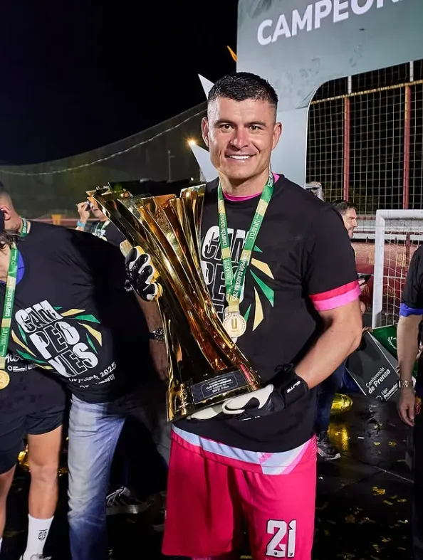 Carvajal tiene buena competencia en Herediano (CS Herediano).