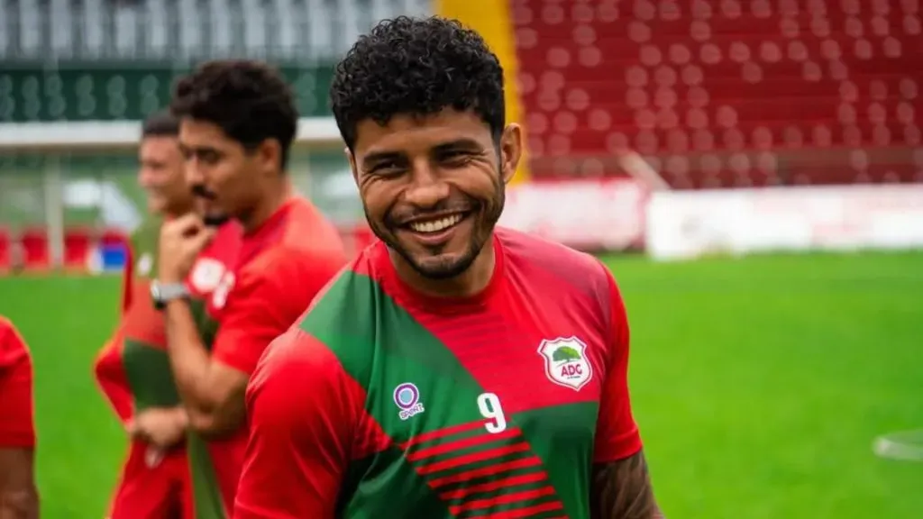 Johan Venegas espera que se solucione su problema con Guanacasteca.