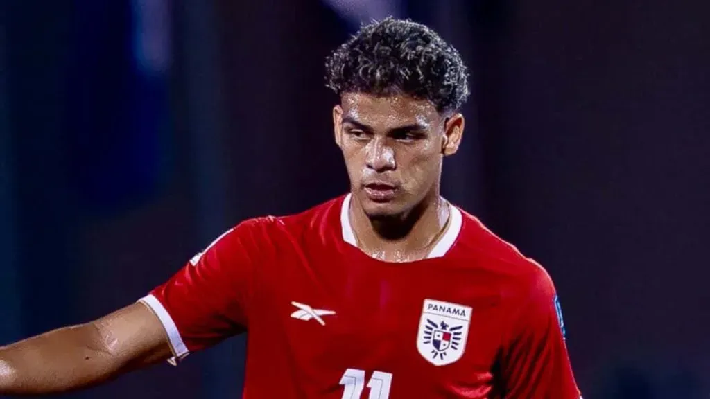 Edward Cedeño regresa a Alajuelense.