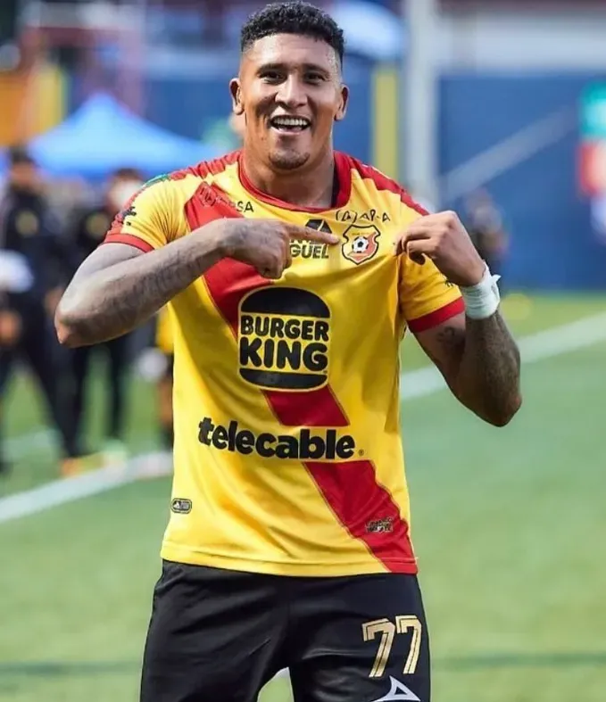 Ortiz ya no será jugador de Herediano (CS Herediano).