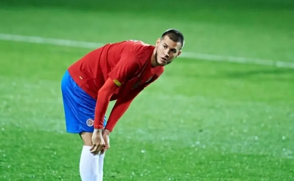 Juan Pablo Vargas podría perderse el debut de La Sele en la Copa Oro.