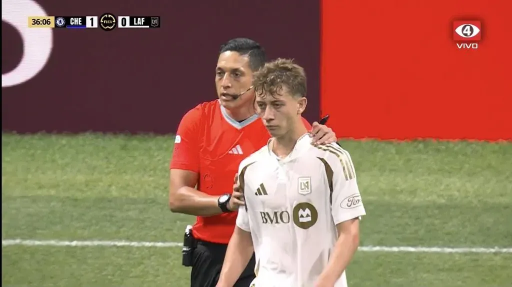 Valenzuela contiene a Ordaz. Foto: Captura de Canal 4