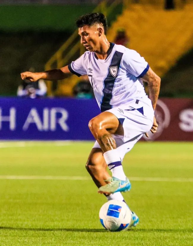 Rudy Muñoz, la joya de Municipal, acumula apenas diez partidos con la selección mayor de Guatemala y dos asistencias. (Foto: Kenny Sports)