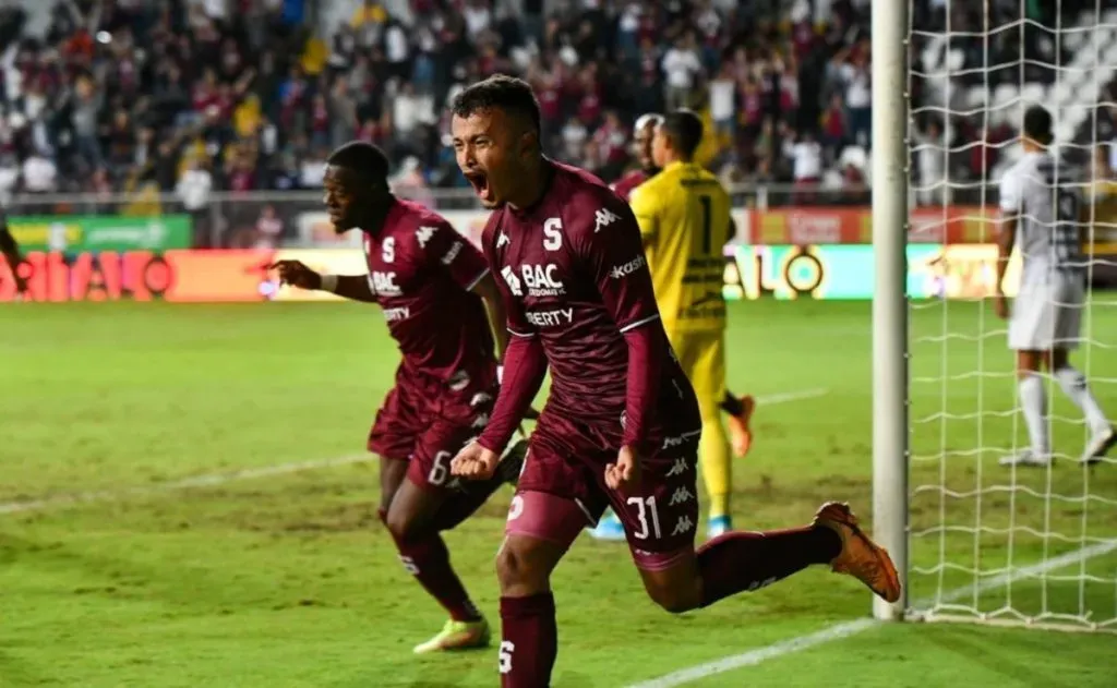 Fabricio Alemán empieza a despedirse del club de sus amores (Saprissa).