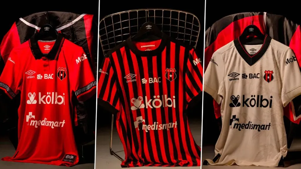 Las tres camisetas que presentó Alajuelense.