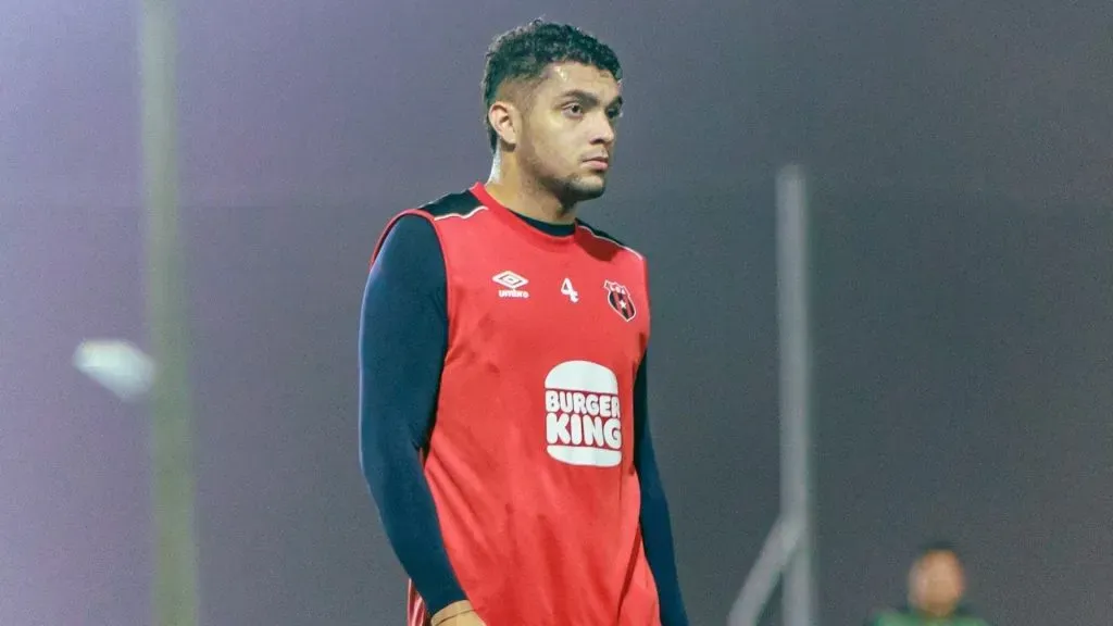 Guillermo Villalobos le pone el pecho a la situación de Alajuelense (LDA).