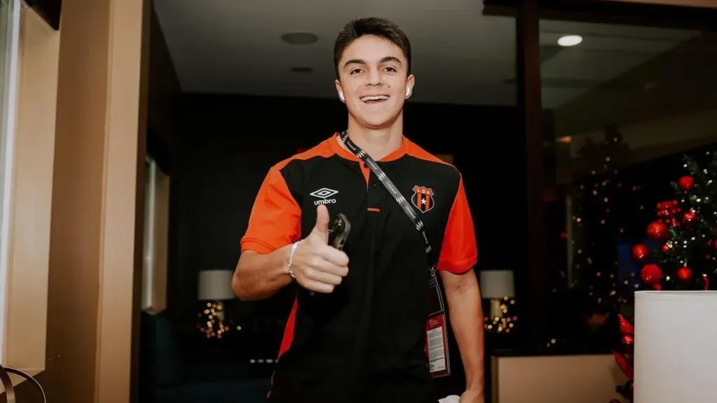 Machillo sabe con quién reemplazar a Van Der Putten.