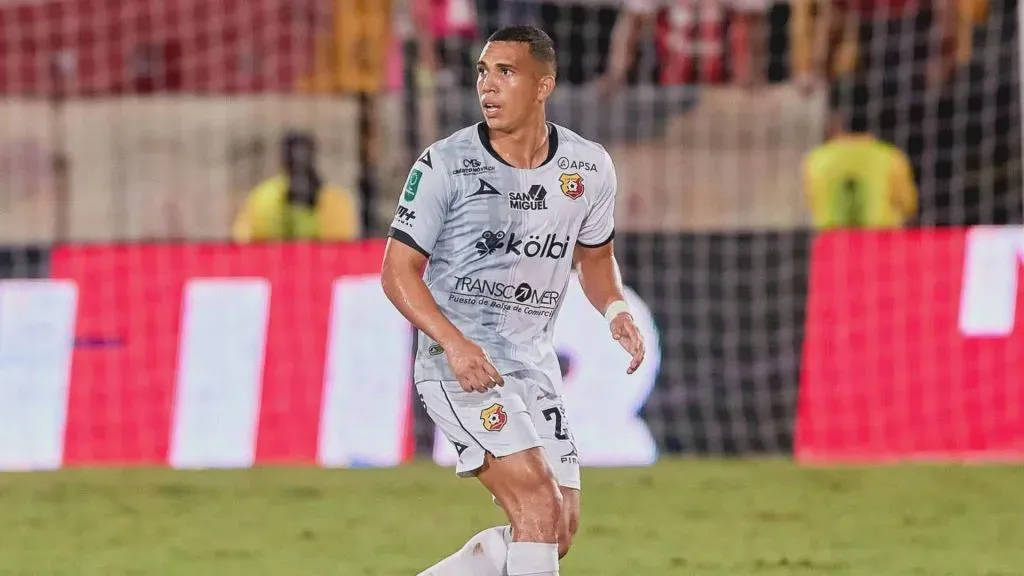 Eduardo Juárez podría perderse lo que resta del año.