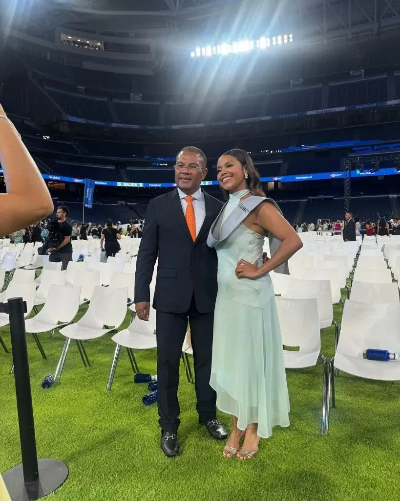 Paola García se graduó en el estadio Santiago Bernabéu. Foto: Instagram.