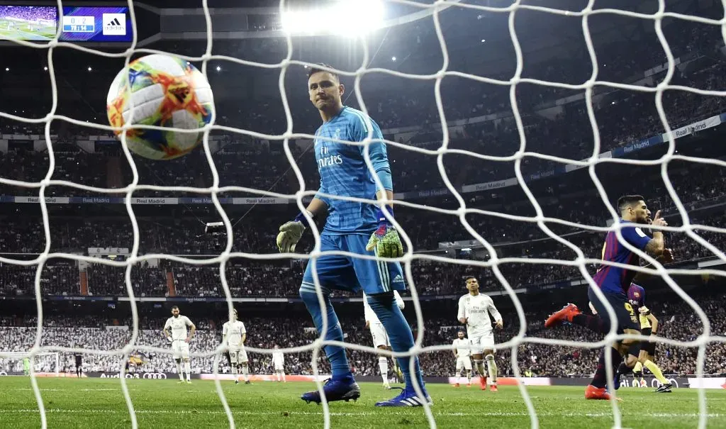 El Pistolero haciendo sufrir a Keylor Navas (Getty Images).
