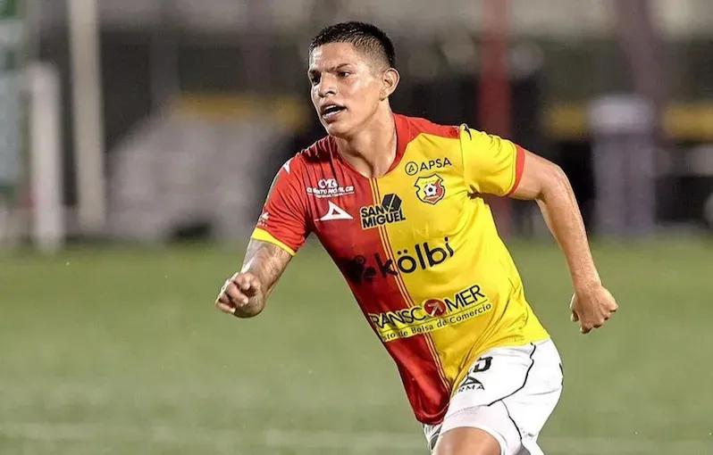 Ruiz partió hacia Chipre en 2023 (CS Herediano).