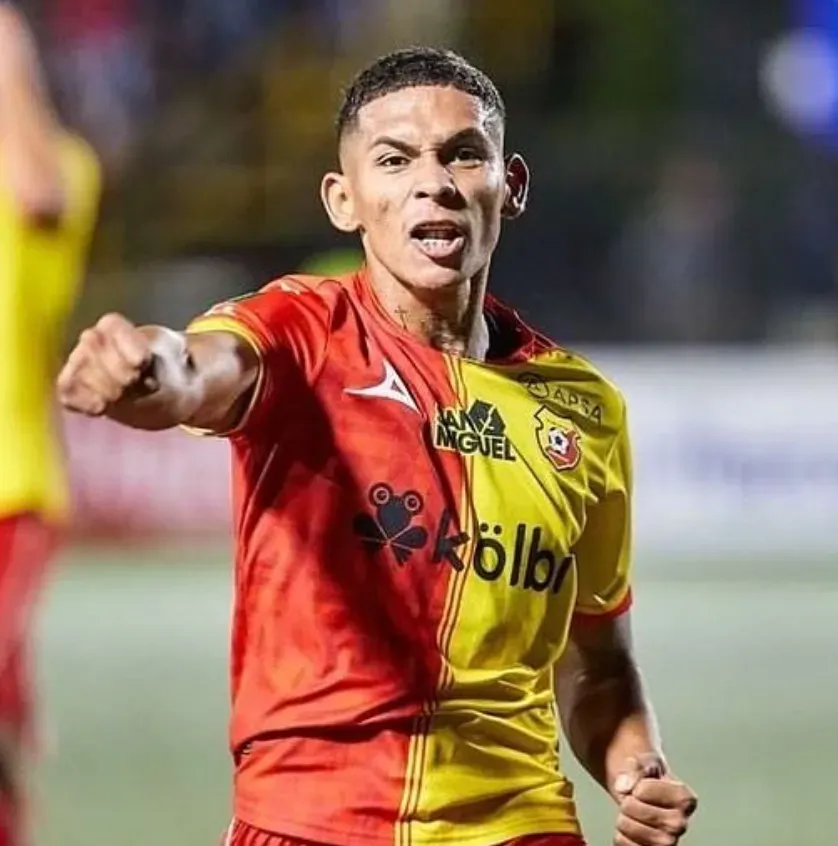 Alejandro Bran jugó en Herdiano hasta 2024 (CS Herediano).