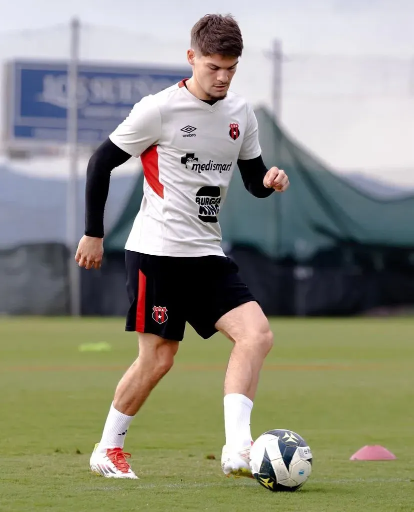 Elián Quesada ya puede jugar para los manudos (LDA).