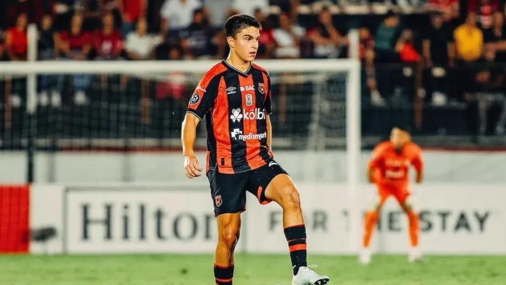 Santiago Van der Putten habló sobre su futuro.