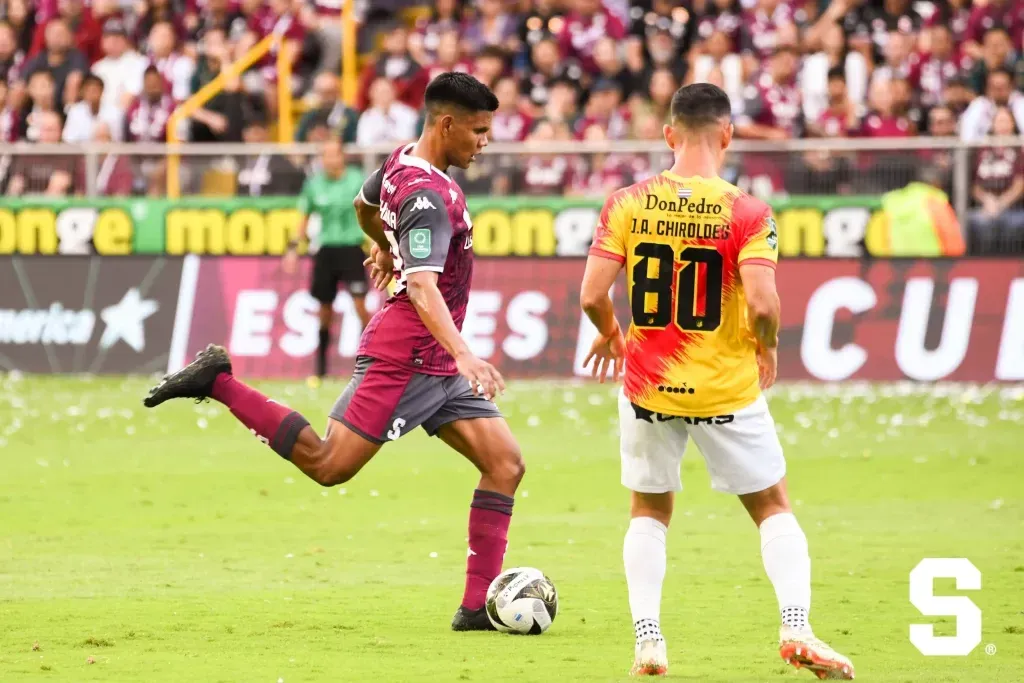 Barahona brilló en el 4-0 ante Herediano (Deportivo Saprissa).