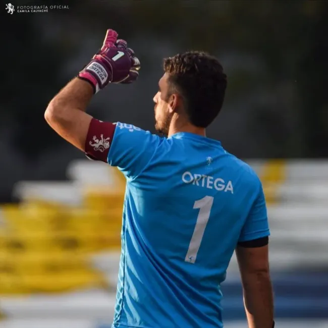 Washington Ortega defendiendo la portería del Albion FC, de la segunda categoría uruguaya (Camila Calvache).