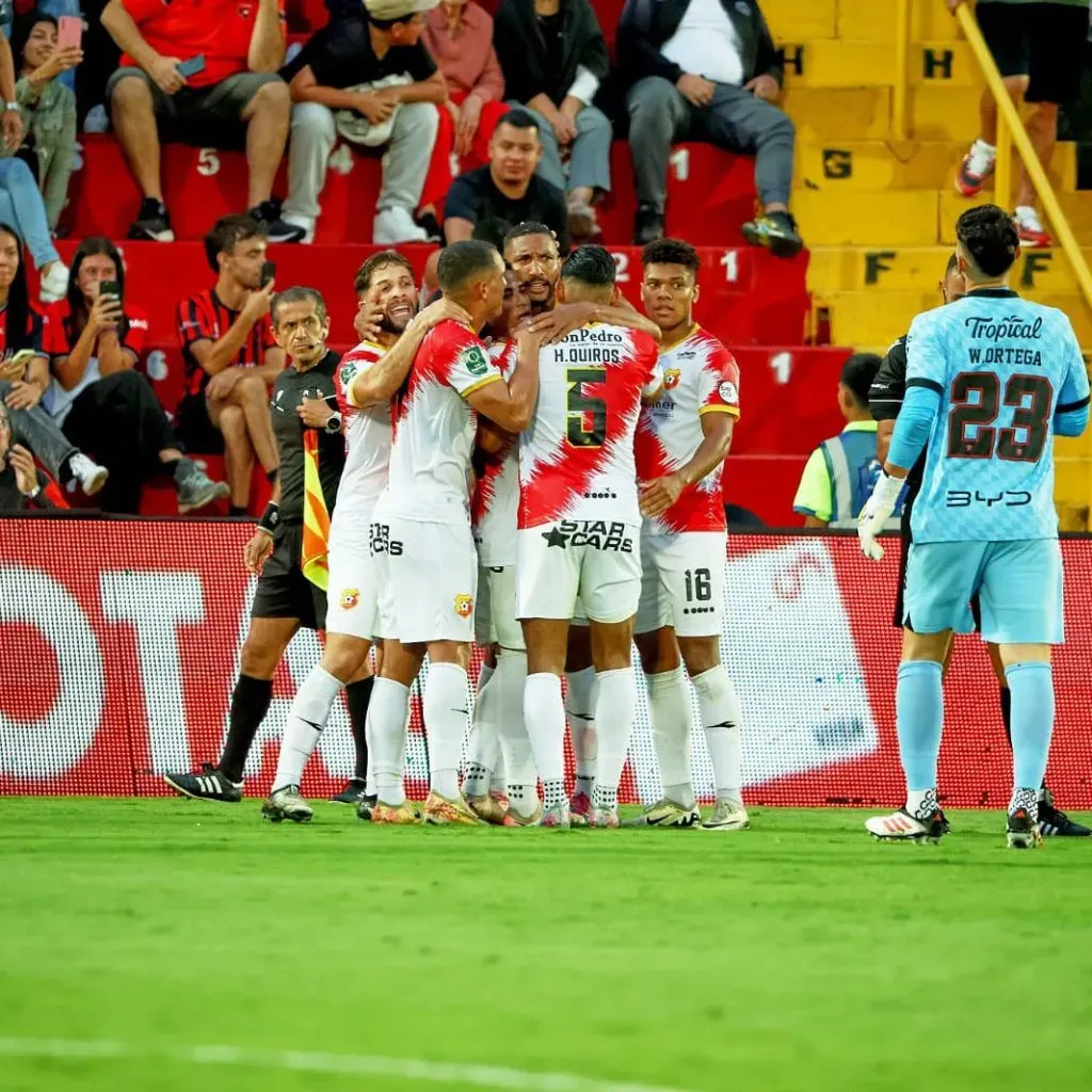 Una vez más, Herediano acentuó la crisis de Alajuelense.