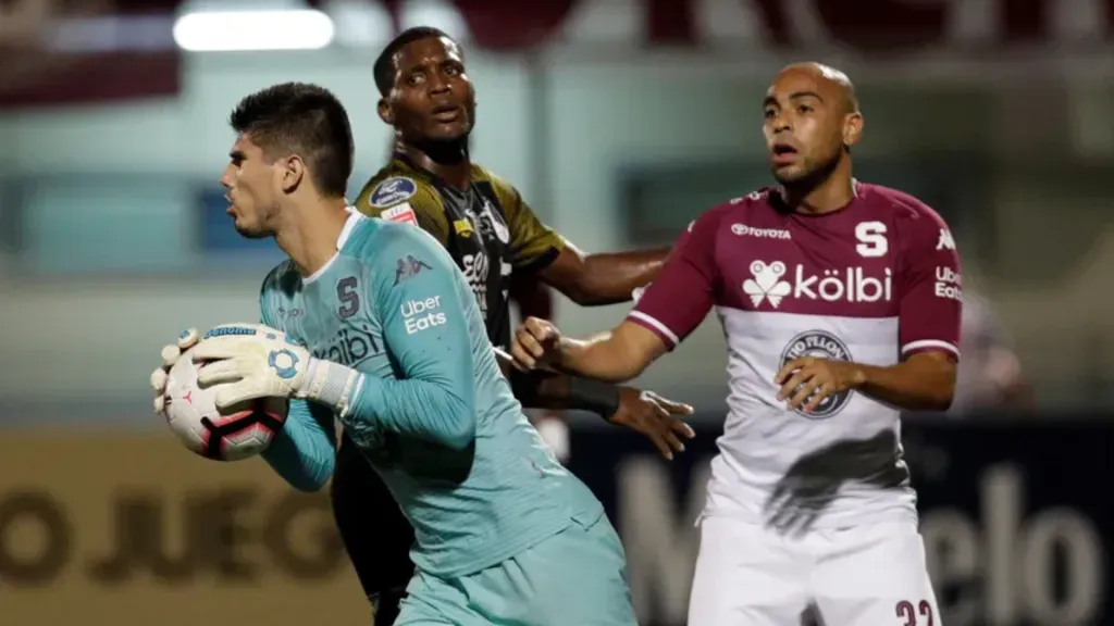 Saprissa le ganó 3-2 a CAI en septiembre de 2019, cuando se cruzaron en los cuartos de final de la Liga Concacaf. (Foto: EFE)