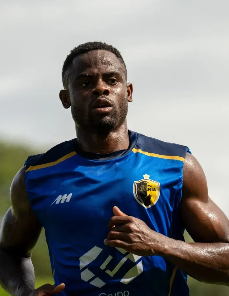 Waylon Francis fulminó al Piojo Herrera (Liberia).