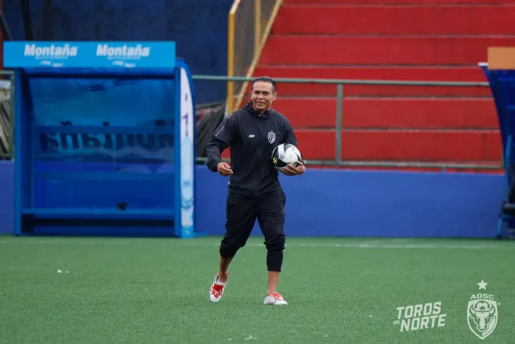 Paté Centeno necesita resultados para salir del fondo de la tabla.