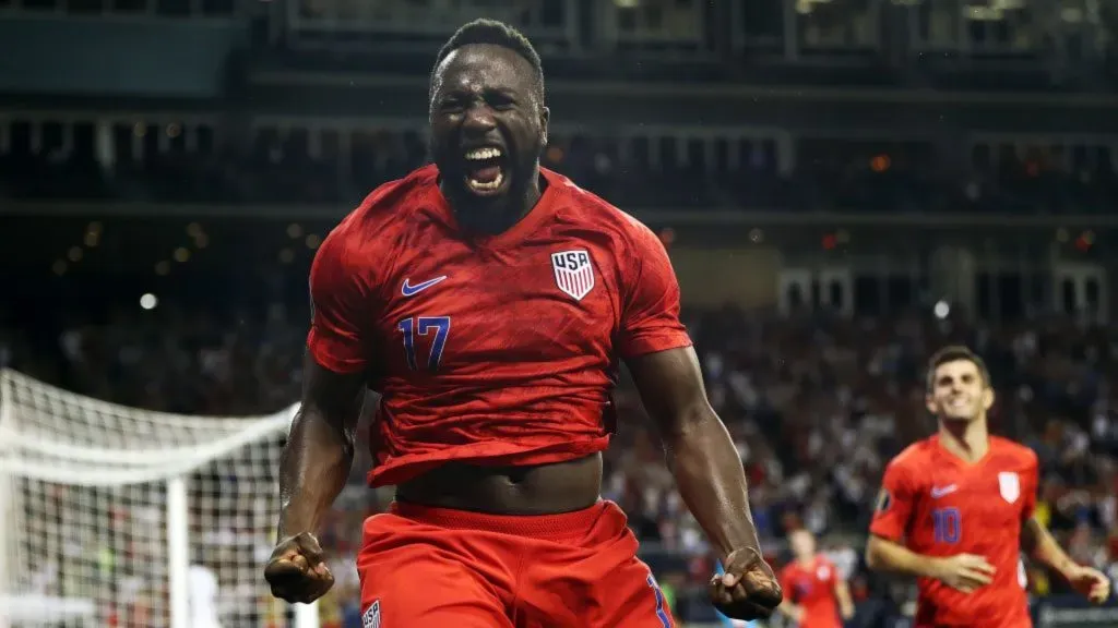 Altidore suena para Saprissa. (Getty Images)