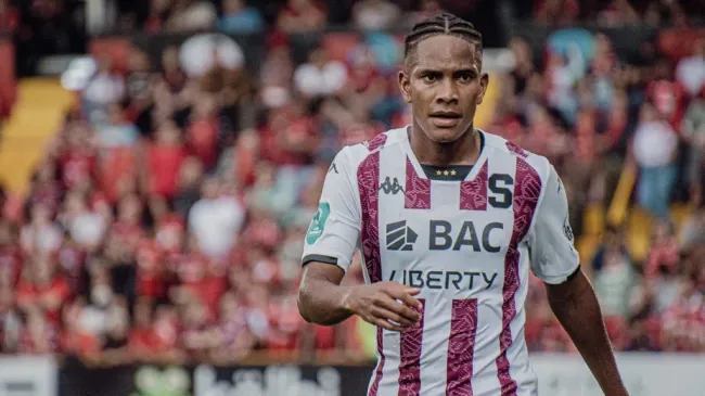 Ryan Bolaños deja Saprissa tras casi cuatro años en el plantel.