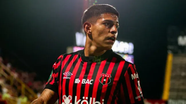 Alejandro Bran seguirá en Alajuelense. (Foto: LDA)