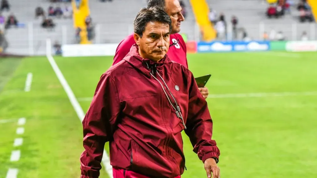 Vladimir Quesada le envió un mensaje a sus jugadores. (Foto: La Nación)