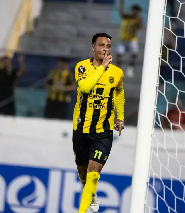 Gustavo Moura, el máximo goleador de Real España, apunta a ser titular contra Plaza Amador.