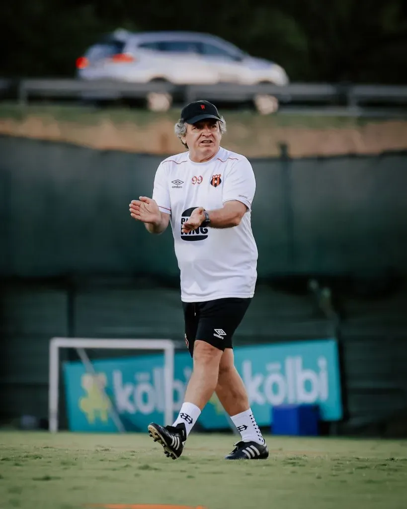 Machillo Ramírez espera golpear a Honduras eliminando a Motagua de la Copa Centroamericana.