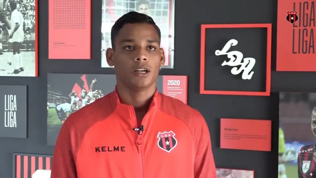 Creichel Pérez llegó a las 9am al CAR (LDA).