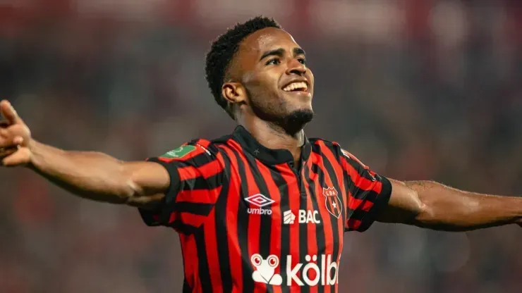 Kenyel Mitchell – Alajuelense