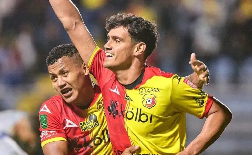 Yeltsin Tejeda podría estar a punto de cerrar su ciclo en Herediano (CS Herediano).
