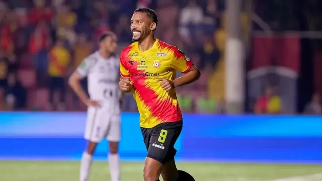 Marcel Hernández iría al banco en los próximos partidos. (Foto: Herediano)