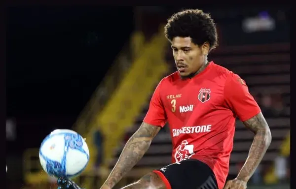 Henry Figueroa tuvo un paso fugaz por Alajuelense de Costa Rica.