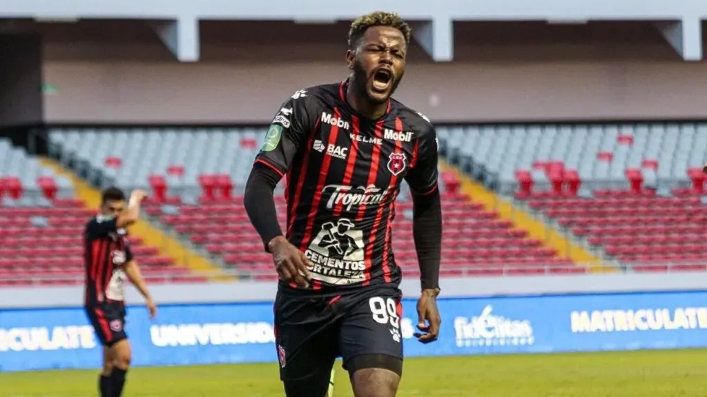 Góndola fue uno de los goleadores durante su estadía en la Liga.