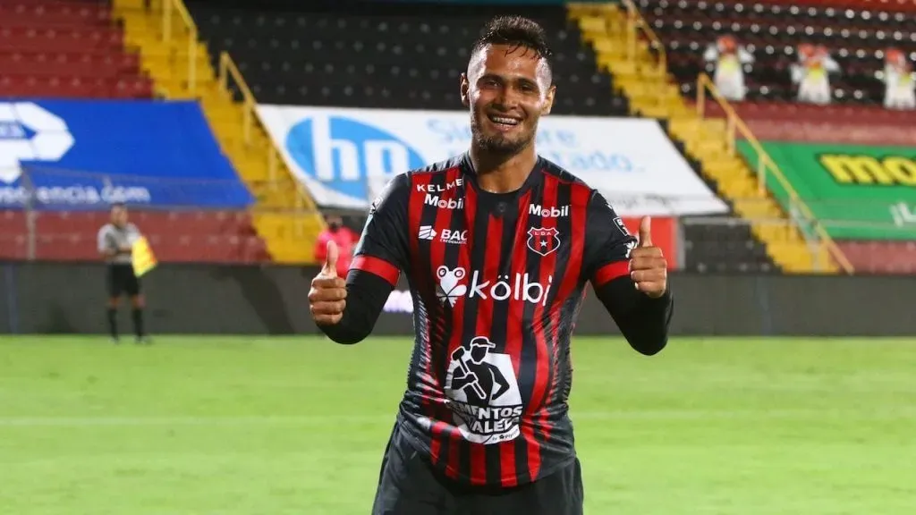 Alex López en Alajuelense.