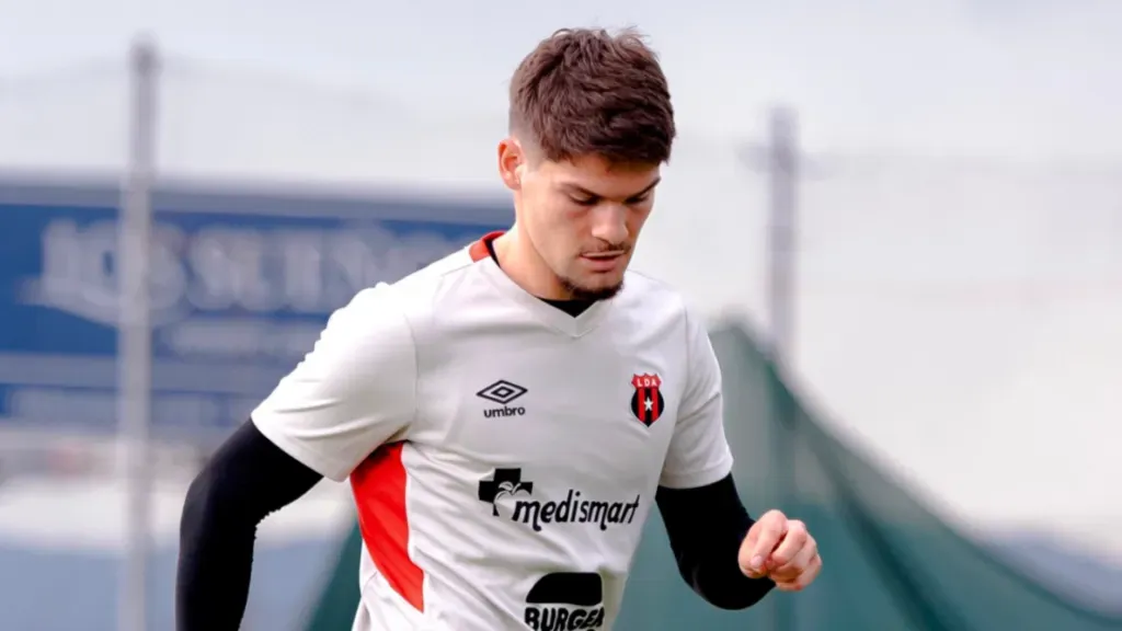 Elián Quesada no cuenta con minutos. (Foto: LDA)