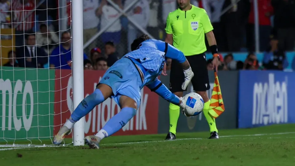 Washington Ortega fue figura ante Olimpia. (Foto: LDA)