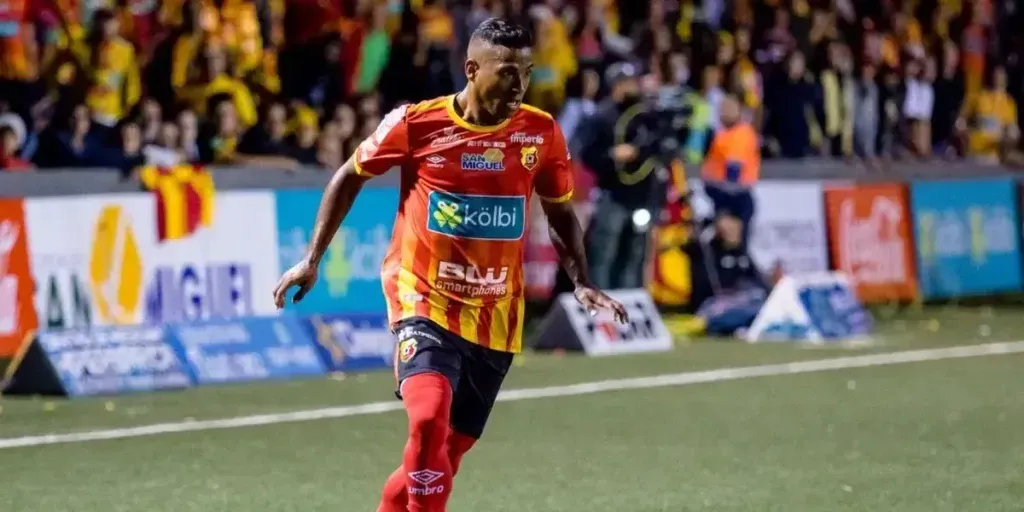 Allan Cruz es baja en La Sele (CS Herediano).
