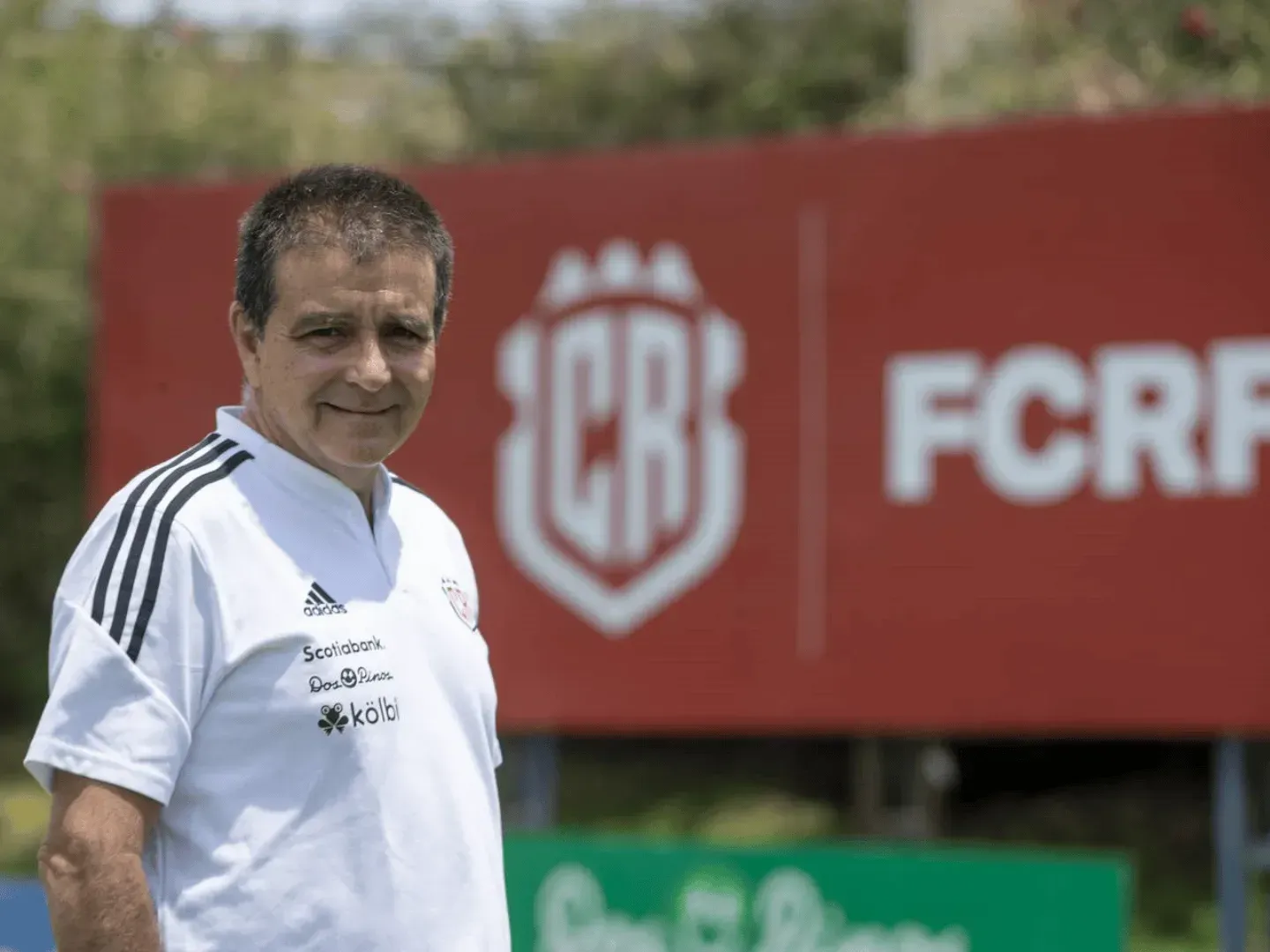 Claudio Vivas llamó a Mariano Torres.